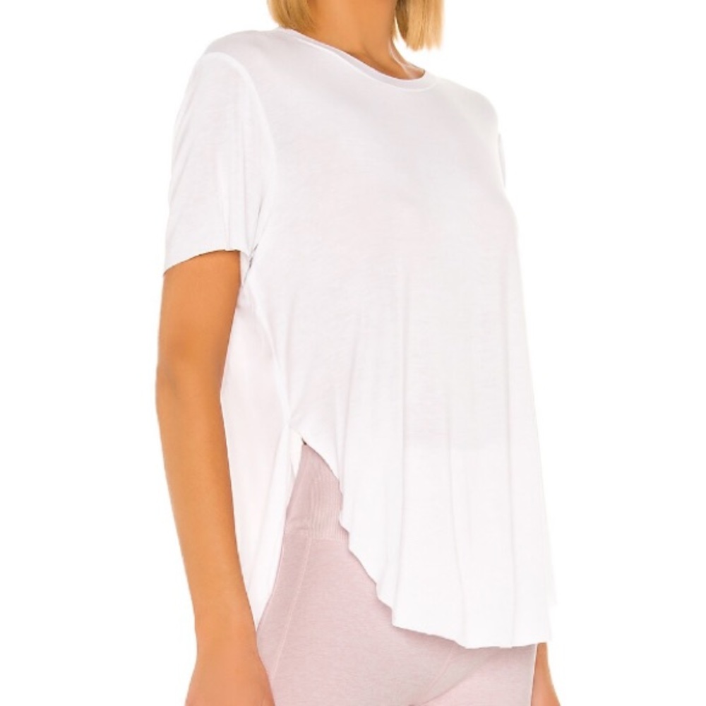 Alo Yoga white lightweight Lithe tee
